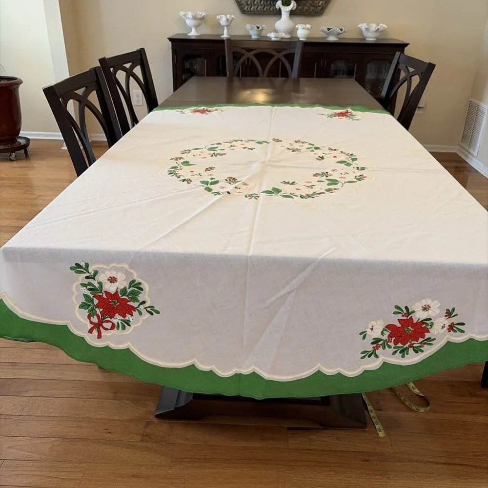 Vintage Christmas Floral Tablecloth 70